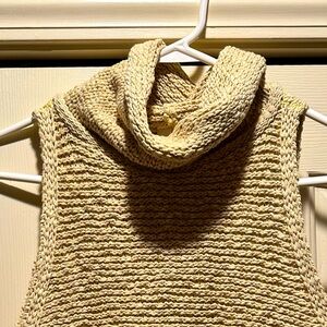 Turtleneck sweater vest, chunky knit sweater in yellow, size M, lovely neckline